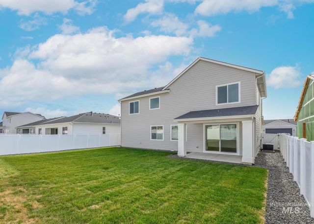 8409 S Wavecrest Ave, Kuna, ID 83634