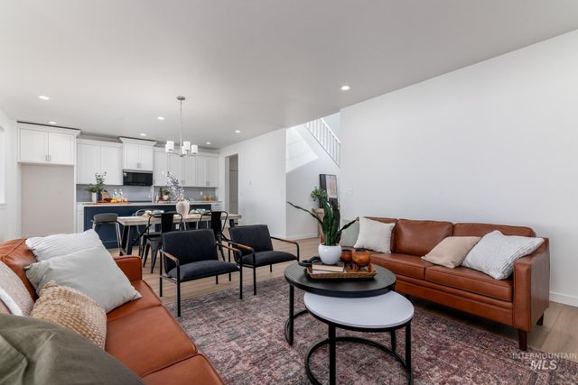 8409 S Wavecrest Ave, Kuna, ID 83634