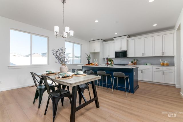 8409 S Wavecrest Ave, Kuna, ID 83634