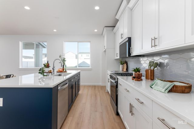 8409 S Wavecrest Ave, Kuna, ID 83634