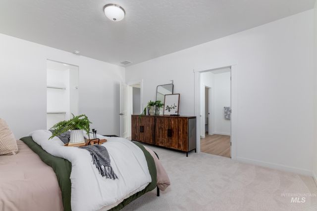 8409 S Wavecrest Ave, Kuna, ID 83634