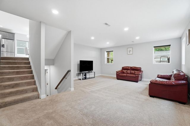 3816 Emmons Avenue, Columbus, OH 43219