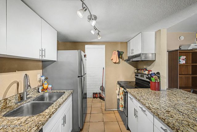 3404 W ECHO Lane, Phoenix, AZ 85051