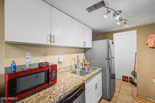 3404 W ECHO Lane, Phoenix, AZ 85051