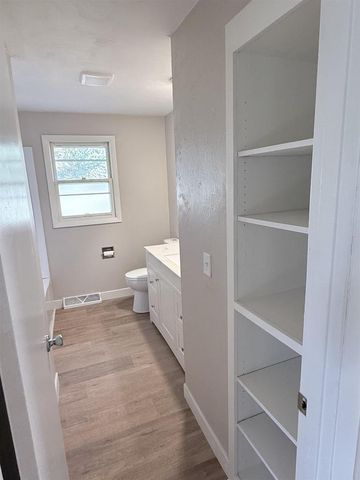 1517 NAVARINO STREET, Algoma, WI 54201