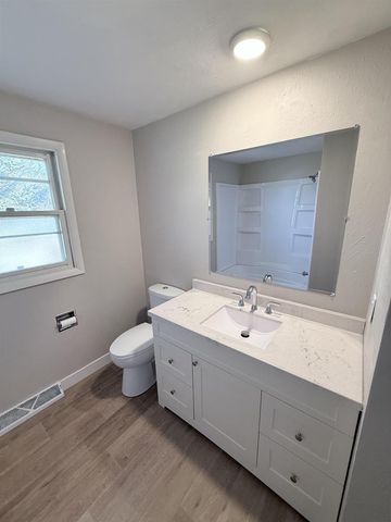 1517 NAVARINO STREET, Algoma, WI 54201