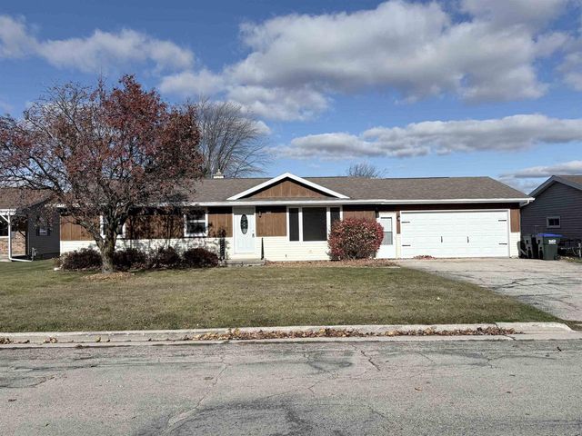 1517 NAVARINO STREET, Algoma, WI 54201