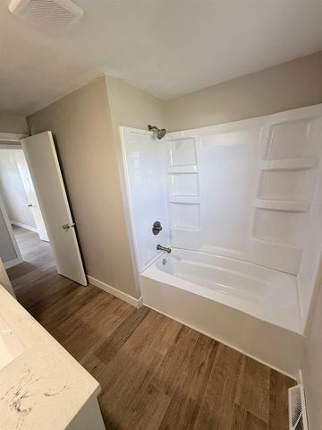 1517 NAVARINO STREET, Algoma, WI 54201