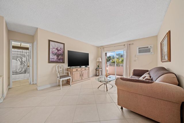 3201 NE 14th Street Causeway 209, Pompano Beach, FL 33062