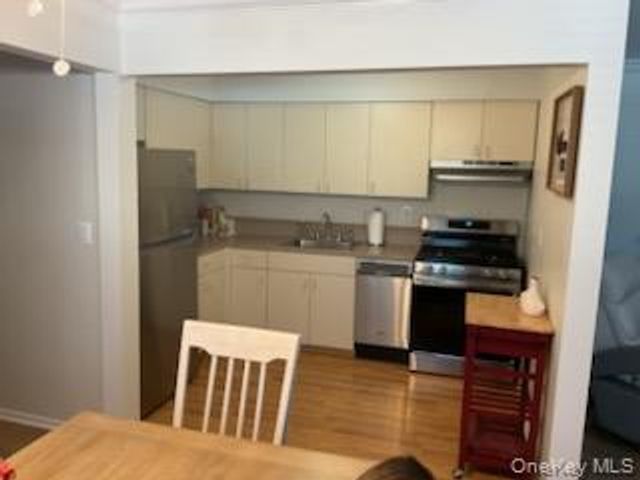 221 N Middletown Road C, Pearl River, NY 10965