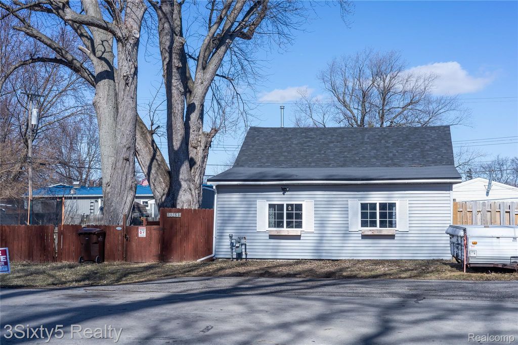 3369 5th Street, Frenchtown Township, MI 48162