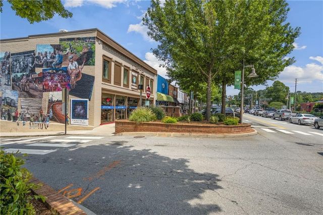 266 Balaban Circle, Woodstock, GA 30188