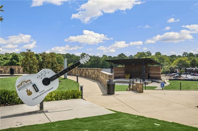 266 Balaban Circle, Woodstock, GA 30188