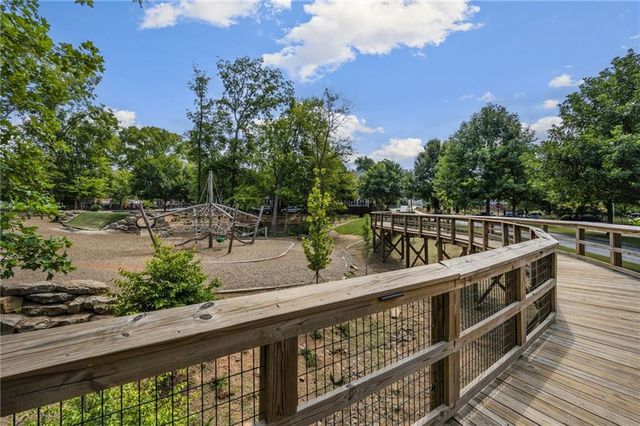 266 Balaban Circle, Woodstock, GA 30188