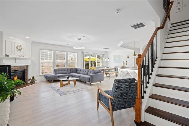 266 Balaban Circle, Woodstock, GA 30188