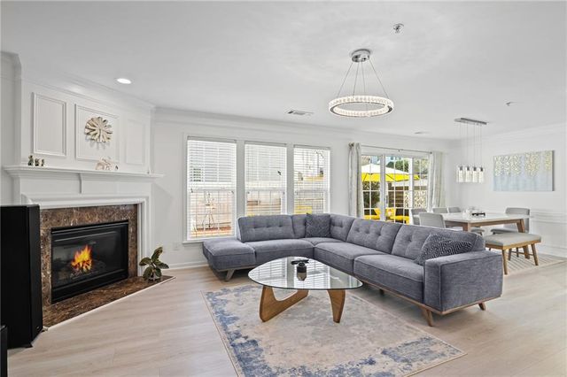 266 Balaban Circle, Woodstock, GA 30188