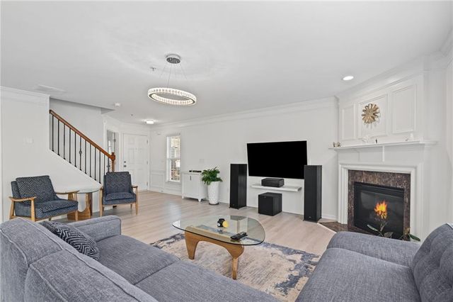 266 Balaban Circle, Woodstock, GA 30188