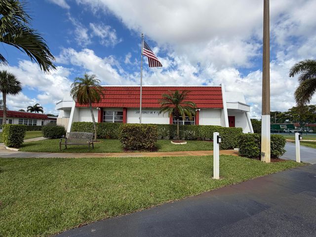 5800 Fernley Drive W 3, West Palm Beach, FL 33415