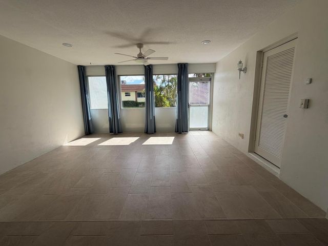 5800 Fernley Drive W 3, West Palm Beach, FL 33415