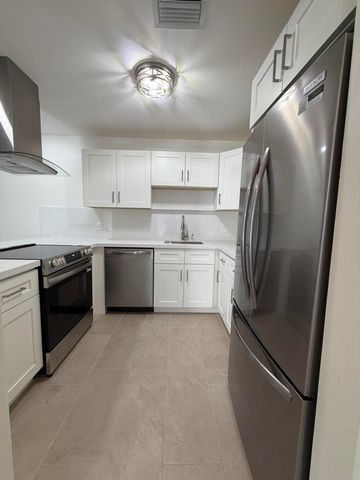 5800 Fernley Drive W 3, West Palm Beach, FL 33415