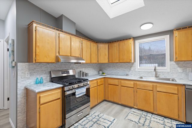 1475 Abbey Ln, Lafayette, OR 97127