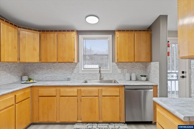 1475 Abbey Ln, Lafayette, OR 97127