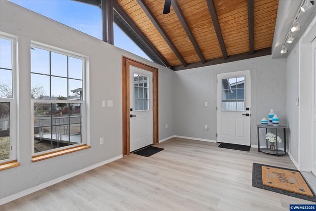 1475 Abbey Ln, Lafayette, OR 97127