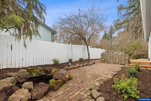 1475 Abbey Ln, Lafayette, OR 97127