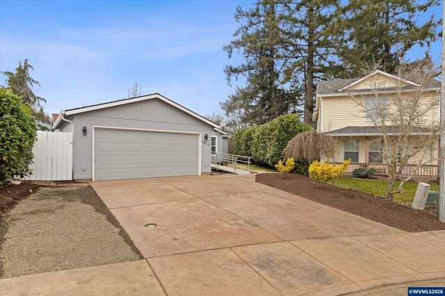 1475 Abbey Ln, Lafayette, OR 97127