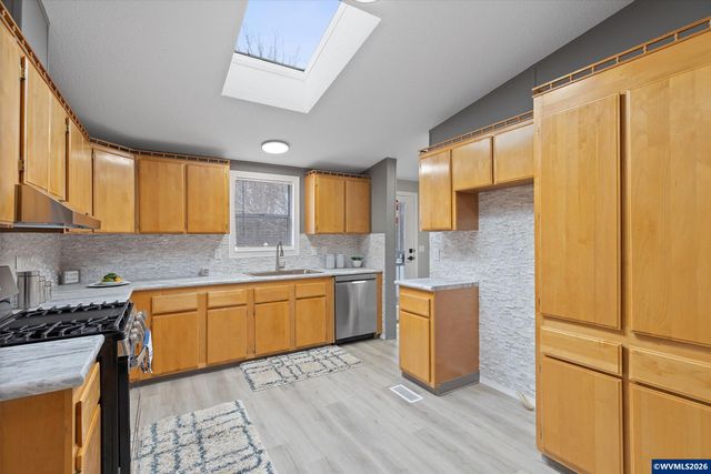 1475 Abbey Ln, Lafayette, OR 97127