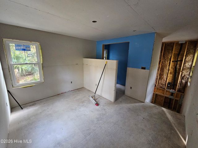 4 Dogwood Trail, Southport, NC 28461