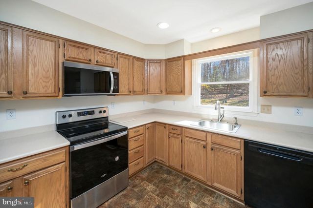 821 EASTOVER PKWY, Locust Grove, VA 22508