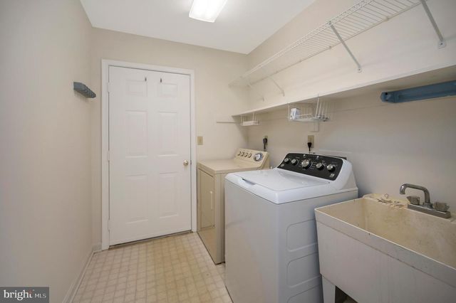 821 EASTOVER PKWY, Locust Grove, VA 22508