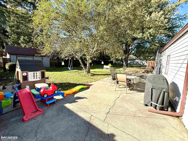 47103 Ladd Avenue, Shelby Twp, MI 48317