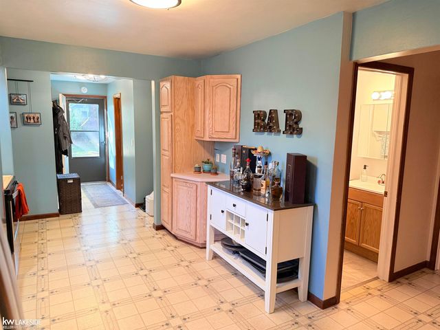 47103 Ladd Avenue, Shelby Twp, MI 48317