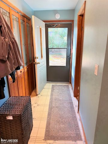 47103 Ladd Avenue, Shelby Twp, MI 48317