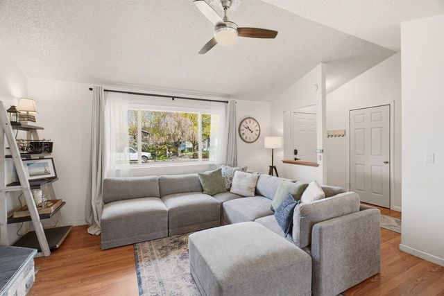 4028 E JACKSON AVE Rd, Spokane, WA 99217