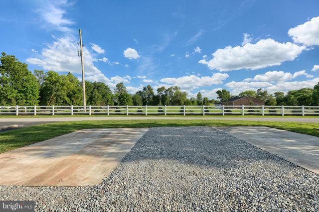 86 S MAIN ST, Dover, PA 17315