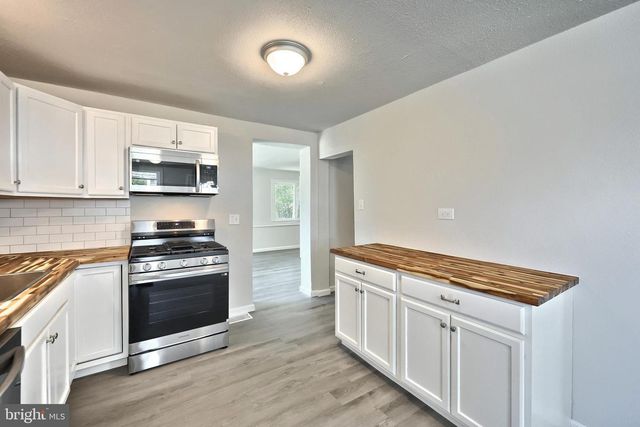 86 S MAIN ST, Dover, PA 17315