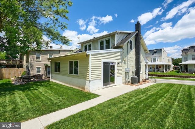 86 S MAIN ST, Dover, PA 17315