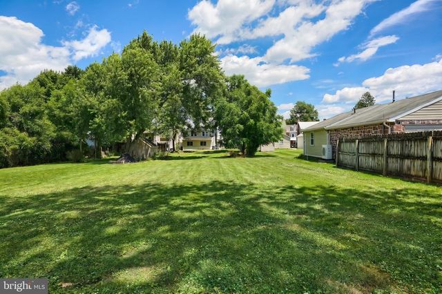 86 S MAIN ST, Dover, PA 17315