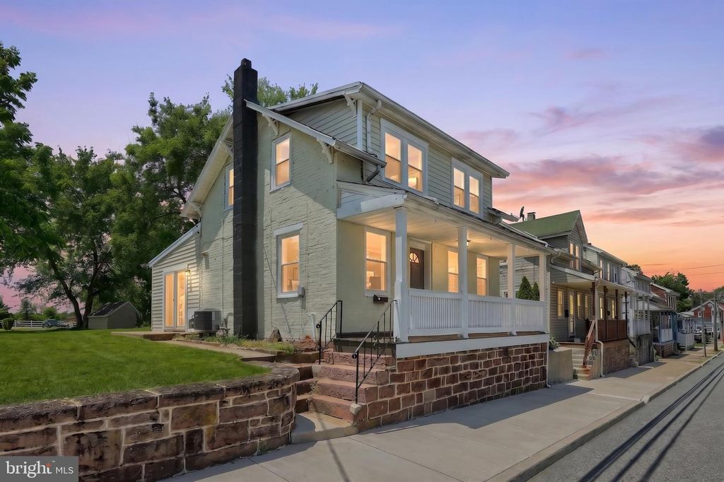 86 S MAIN ST, Dover, PA 17315