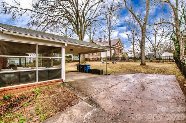 516 S Mulberry Street, Statesville, NC 28677