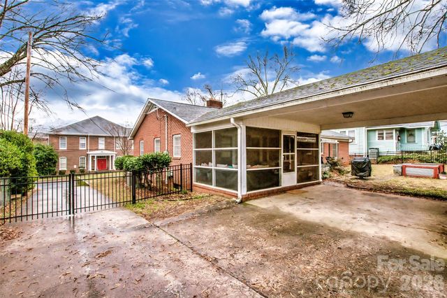 516 S Mulberry Street, Statesville, NC 28677