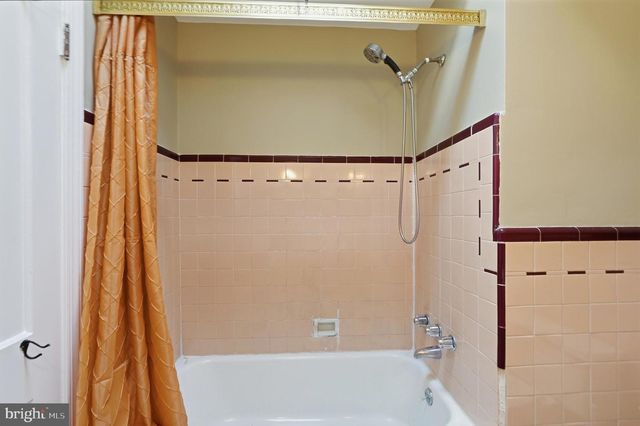 6621 LARGE ST, Philadelphia, PA 19149