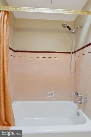 6621 LARGE ST, Philadelphia, PA 19149