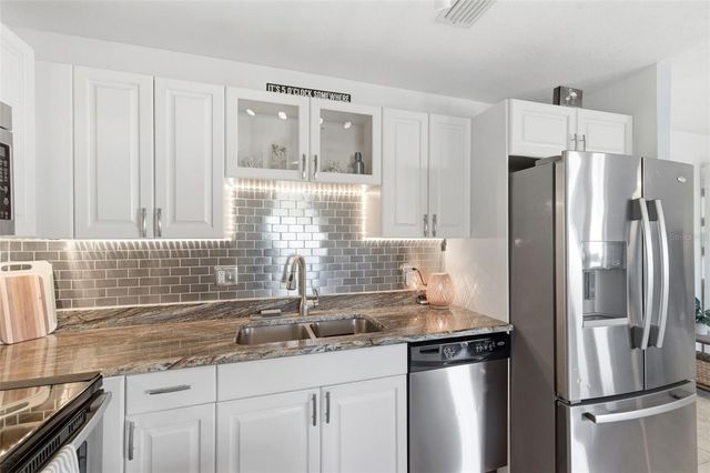 5174 BEACH DRIVE SE D, St Petersburg, FL 33705