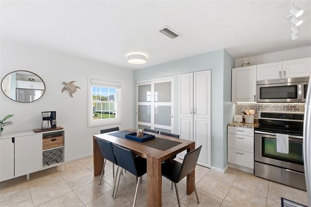 5174 BEACH DRIVE SE D, St Petersburg, FL 33705