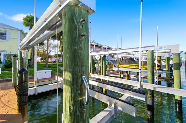 5174 BEACH DRIVE SE D, St Petersburg, FL 33705