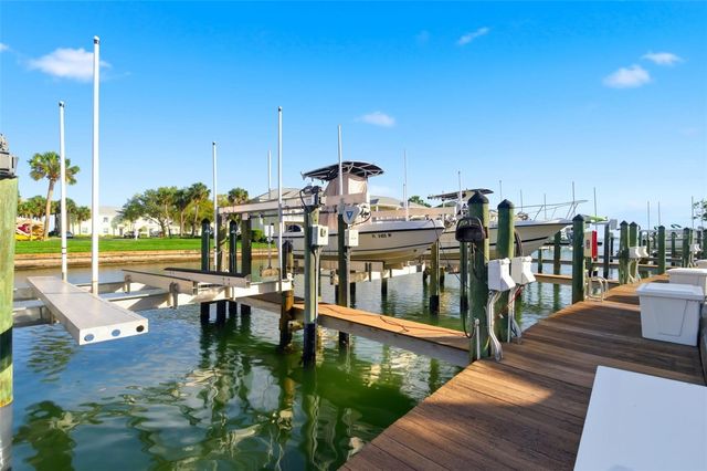 5174 BEACH DRIVE SE D, St Petersburg, FL 33705